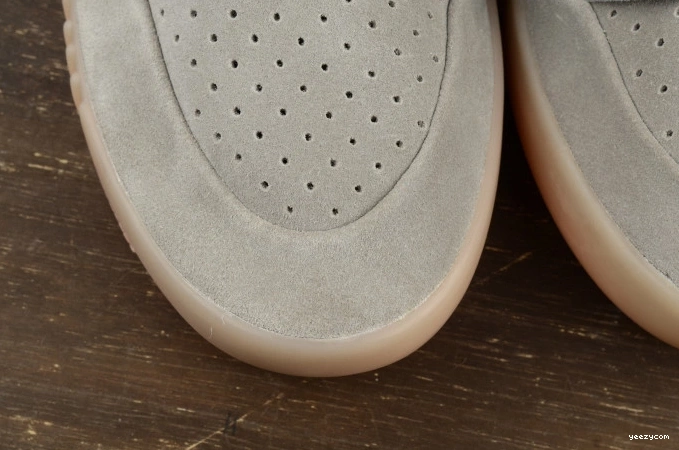 LIGHT 750 YEEZY GREY GLOW GUM BOOST DARK BB1840 ADIDAS 1027